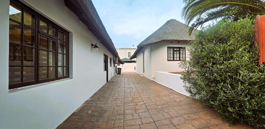 5 Bedroom Property for Sale in Myburgh Park Western Cape